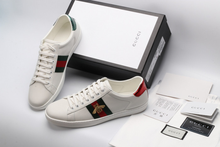 Gv*c ace embroidered low-top sneaker white with bee