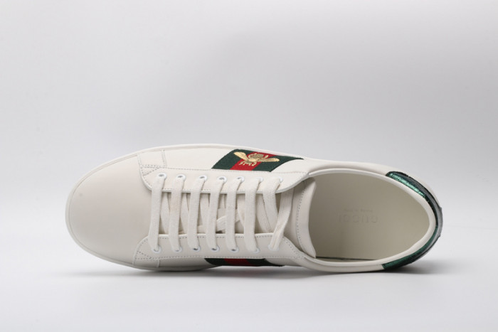 Gv*c ace embroidered low-top sneaker white with bee