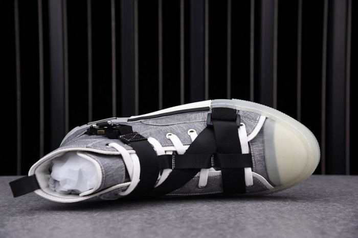 D10R B23 Oblique High Top Sneaker