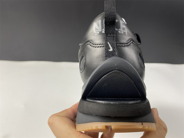 Nike Vaporwaffle Sacai Black Gum DD1875-001