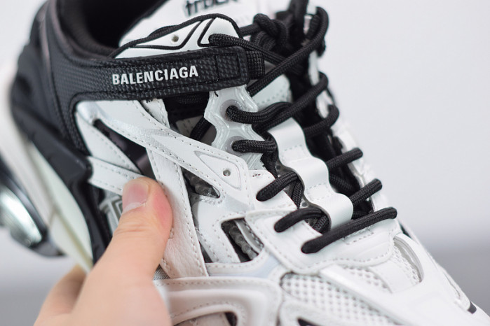 BLCG Track.2 black and white 570391 W2GN3 1090