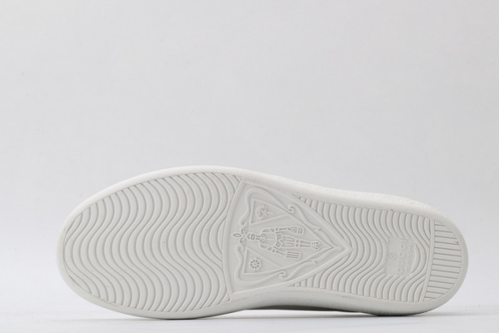 Gv*c ace embroidered low-top sneaker 431942a38g09066