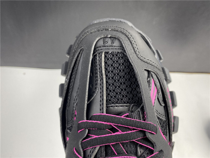 BLCG Track Trainer  black and pink 542023 W2LA1 2046