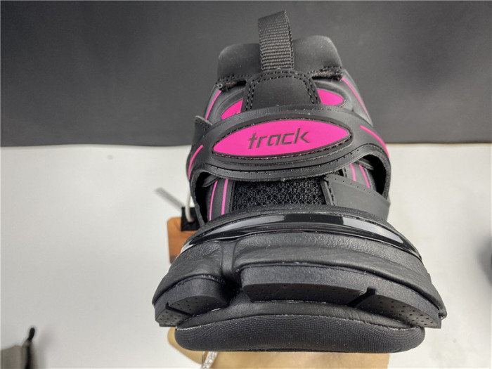 BLCG Track Trainer  black and pink 542023 W2LA1 2046