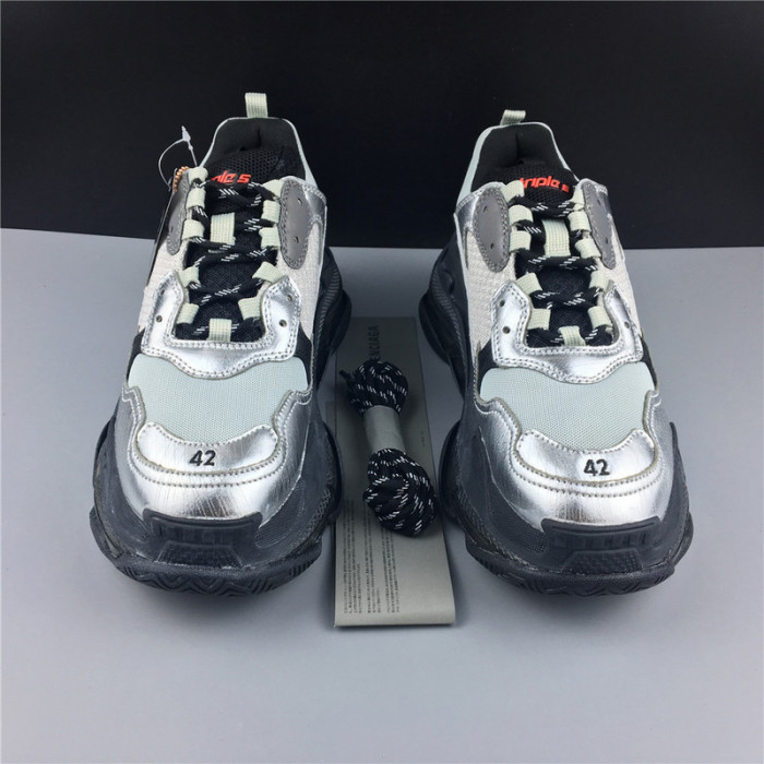 BLCG TRIPLE TRAINER ‘GRAY SILVER‘ 541624 W09E1 7320