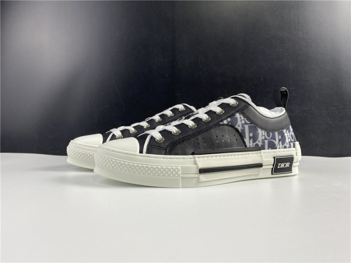 D10R B23 Sneakers Low Top