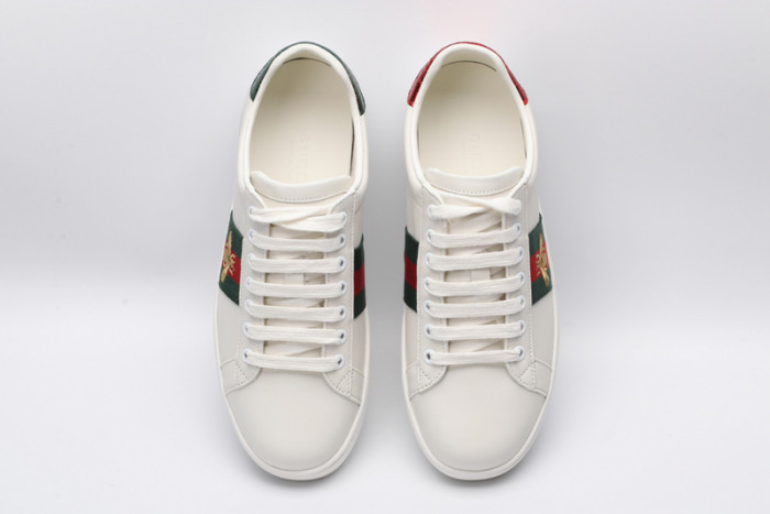 Gv*c ace embroidered low-top sneaker white with bee