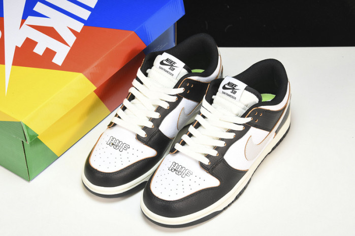 HUF x Nike SB Dunk Low “NYC” FD8775-001