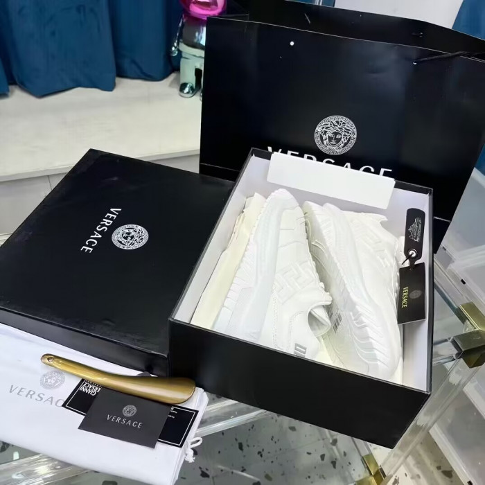 VERS SNEAKERS 23112902