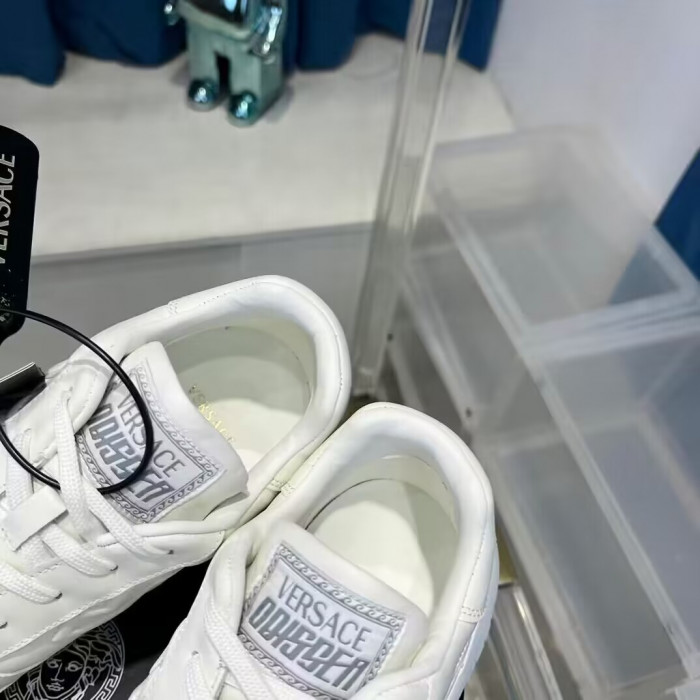 VERS SNEAKERS 23112902